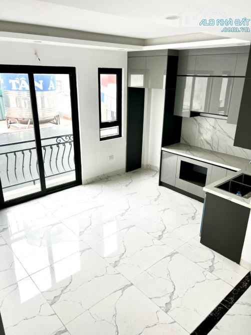 TRẦN QUANG DIỆU-ĐỐNG ĐA-6 TẦNG THANG MÁY-NHÀ MỚI-2 THOÁNG-GẦN PHỐ-9.85 TỶ - 8