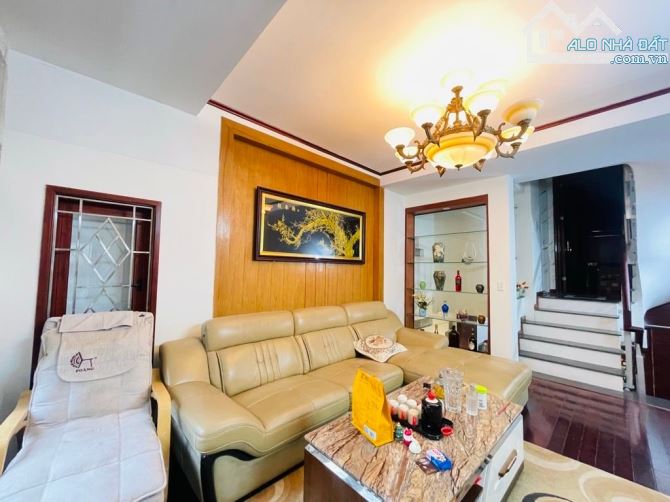 LẠC LONG QUÂN - TÂY HỒ - 50M -6 TẦNG - MẶT TIỀN 4,2 M - 18,9 TỶ SỔ ĐỎ VUÔNG ĐẸP