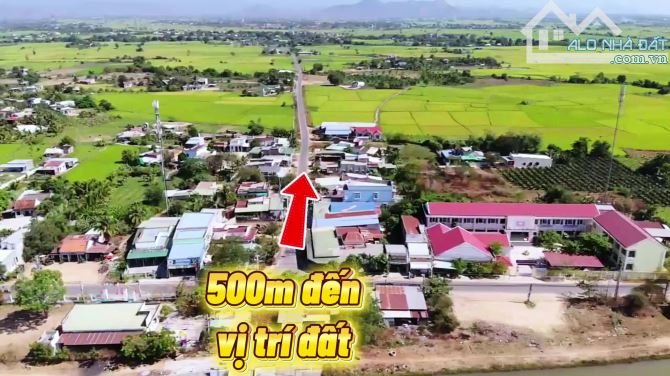 Đất mặt tiền đường liên xã gần chợ và trường học
