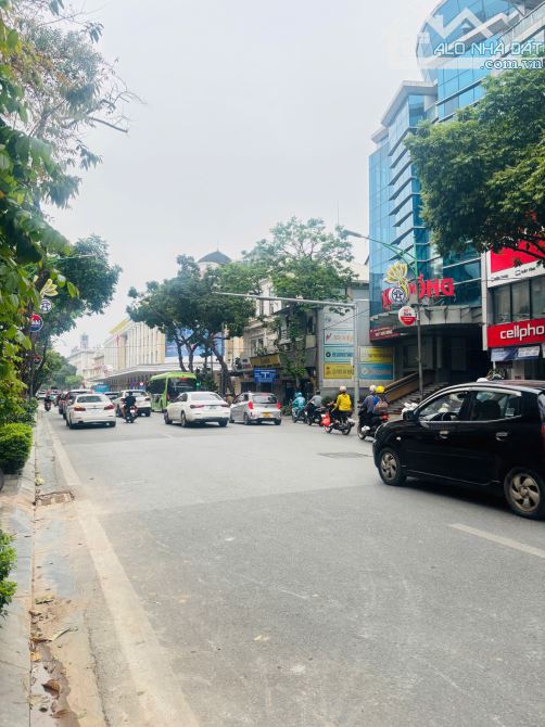 Bán Nhà Phố Hàng Bài, đi hộ ra Hồ Gươm, Tràng Tiền, 45m2 x 5 Tầng, Sổ riêng, 20m ra phố