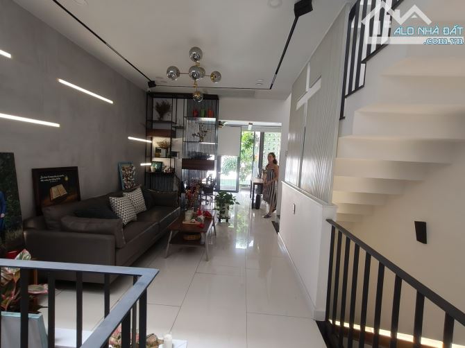 NHÀ 4 TẦNG TRƯỜNG THỌ THỦ ĐỨC - NGAY GA METRO - 97M2 (6x16) - CHỈ 14 TỶ - 2