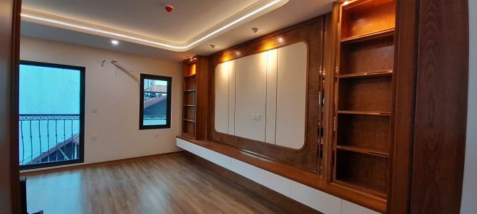 Cầu Giấy 50m2, Nở Hậu, Lô Góc, 8 Tầng, Ô tô Vào Nhà, Thang Máy, Kinh Doanh, giá tốt.