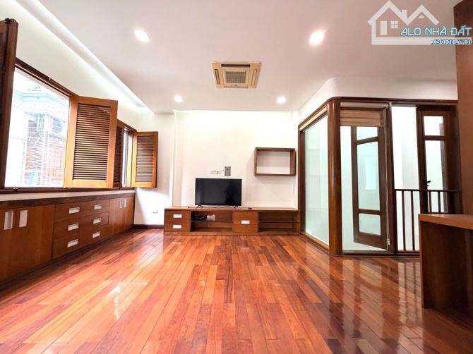 MẶT PHỐ KIM MÃ THƯỢNG – LÔ GÓC 170M² – BUILDING 6 TẦNG THANG MÁY .VỊ TRÍ ĐẸP DT164/17