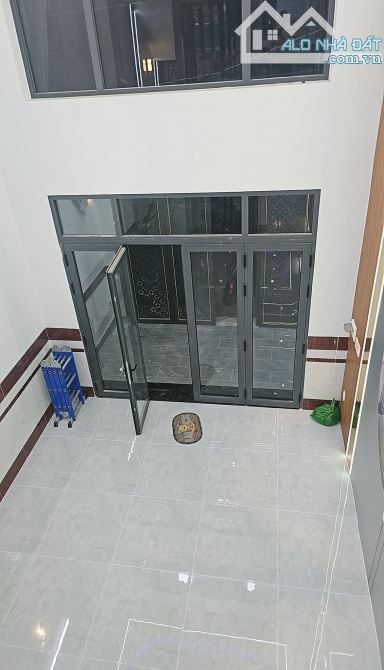 NHÀ MỚI 5 TẦNG CÓ THANG MÁY - SÁT LÊ VĂN VIỆT - CẠNH ĐH GIAO THÔNG VẬN TẢI - CHỈ 9.2 Tỷ (3 - 4