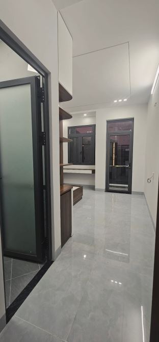 NHÀ MỚI 5 TẦNG CÓ THANG MÁY - SÁT LÊ VĂN VIỆT - CẠNH ĐH GIAO THÔNG VẬN TẢI - CHỈ 9.2 Tỷ (3 - 5