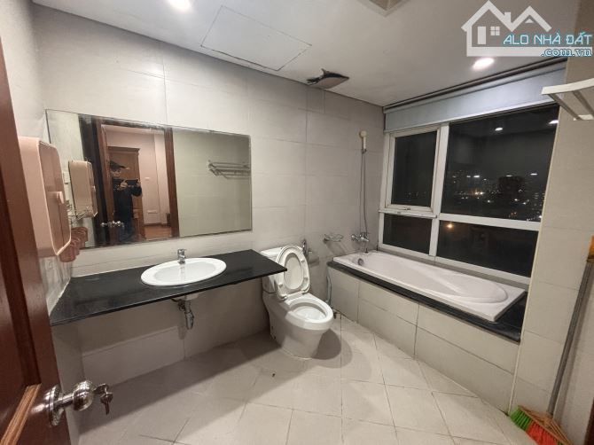 Cho thuê CĂN HỘ toà 173 XUÂN THUỶ. 17 triệu/ tháng. 3 ngủ, 2 WC. Phù hợp ở gia đình, nhóm - 5