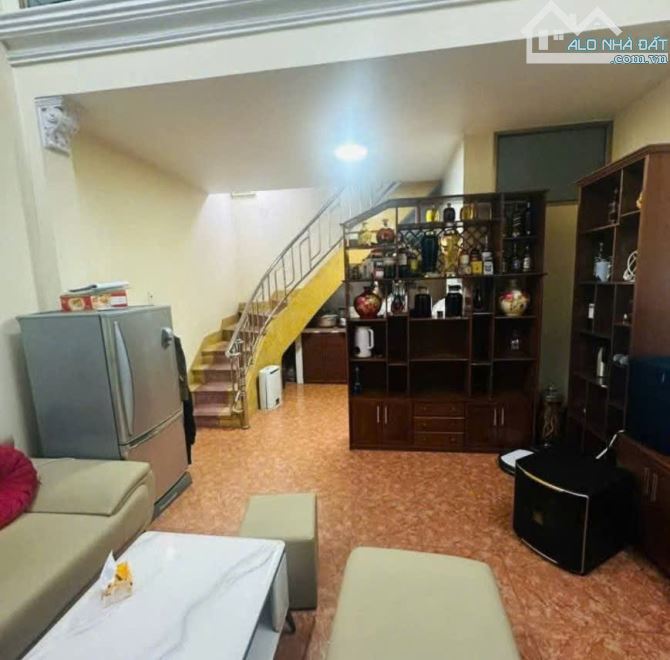 Bán Nhà giá hạt dẻ tại Hùng Vương , Hồng Bàng , Hải Phòng . Ô tô đỗ cửa