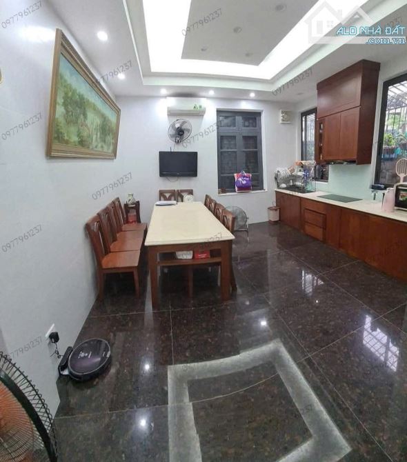 BÁN NHÀ TRẦN QUỐC HOÀN 58m2 × 5T. GARA Ô TÔ + Ô TÔ TRÁNH - GẦN MẶT PHỐ + VĂN PHÒNG