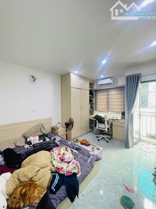 CHỈ 10,7 TỶ BÁN NHÀ HỒ TÙNG MẬU DT50m2*6T TMAY NHÀ MỚI 11 CĂN HỘ KK FULL ĐỒ, GẦN PHỐ LOGOC