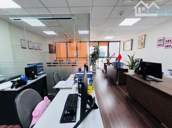 TRỤC HOÀNG QUỐC VIỆT MẶT PHỐ 8 TẦNG & HẦM VỈA HÈ TO KINH DOANH 105m MT 7m 48.8 Tỷ