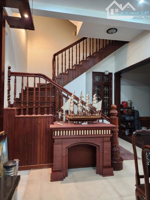 PHÂN LÔ HOÀNG QUỐC VIỆT BIỆT KHU BQP 2 THOÁNG 3 OTO TRÁNH ĐỖ CÂY XANH 55m MT 5.6m 23.5 Tỷ