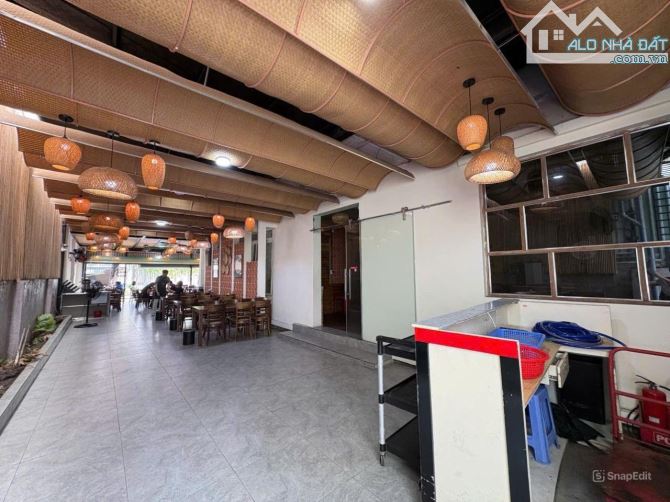 Bán mặt bằng kinh doanh ngang trên 10m Trương Định, Tân Mai, hơn 300m2, giá 28 tỷ .