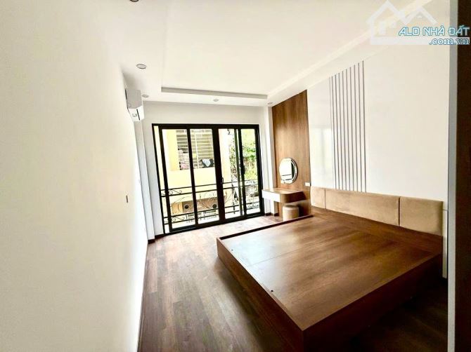 Siêu đẹp! HOÀNG HOA THÁM 36m 5Tầng – Nhà mới, full công năng, gần phố