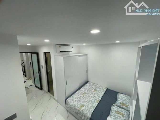 [Giảm sốc 2 tỷ] - Toà CHDV Xuân thủy, 21 phòng, 80m, dòng tiền 120 triệu/ tháng