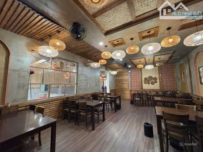 Bán mặt bằng kinh doanh ngang trên 10m Trương Định, Tân Mai, hơn 300m2, giá 28 tỷ . - 2