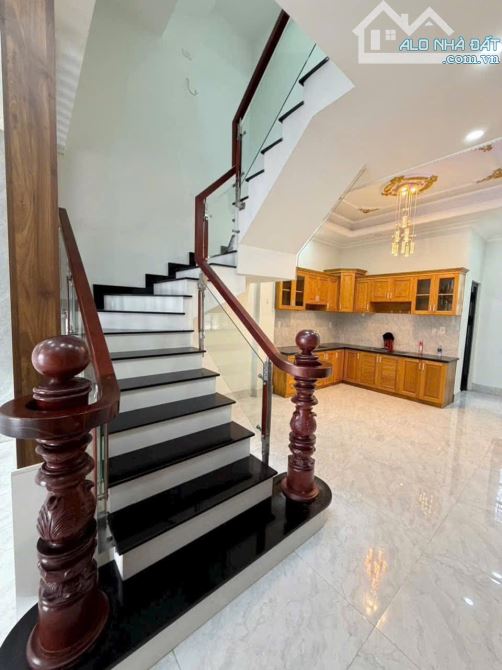 Bán Nhà 1 trệt 2 lầu Phường tân Bình Dĩ an Bình Dương 65m2 giá 4.25 tỷ - 2