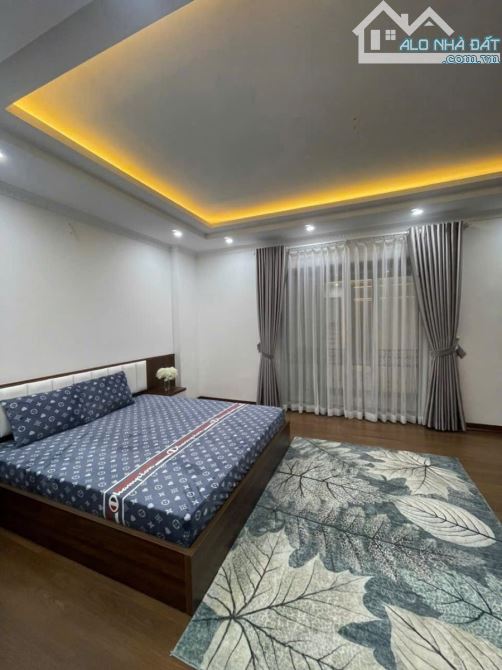 Giảm chào 300tr, Phan kế Bính, Đội Cấn, Ba Đình 37m 5 tầng, mt 5,7m, giá 10,4 tỷ