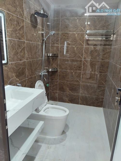 Lô góc - Phân lô - Ô tô tránh - Hơn 28 tỷ - 70m - 6 tầng thang máy, mặt tiền 5m