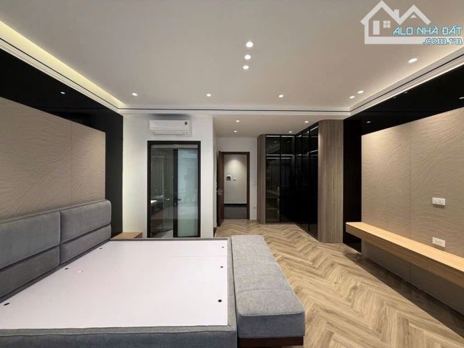 BÁN NHÀ BA ĐÌNH DT 55 M 7 TẦNG THANG MÁY FULL NỘI THẤT GARA OTO VỊ TRÍ SIÊU HIẾM