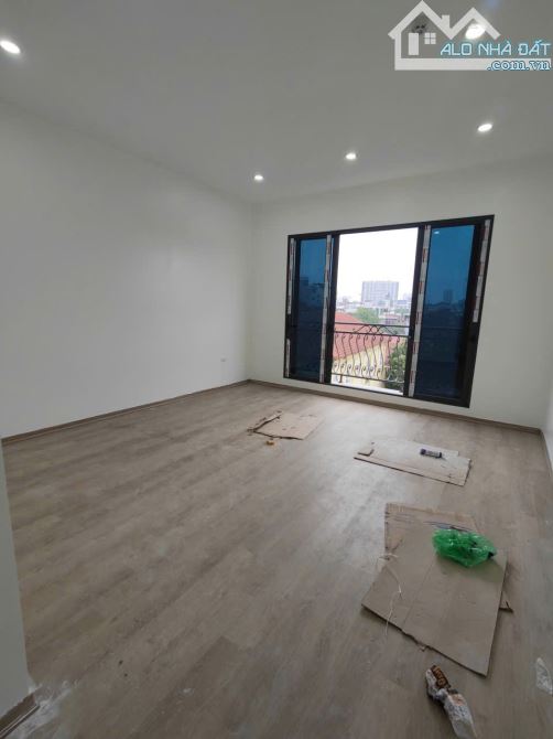 Lô góc - Phân lô - Ô tô tránh - Hơn 28 tỷ - 70m - 6 tầng thang máy, mặt tiền 5m