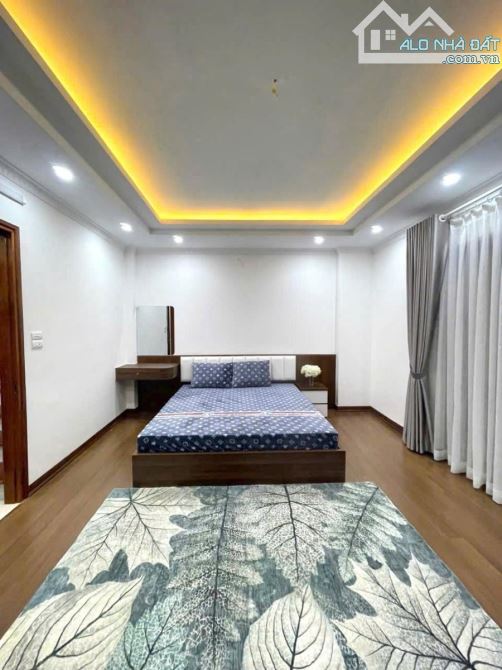 Giảm chào 300tr, Phan kế Bính, Đội Cấn, Ba Đình 37m 5 tầng, mt 5,7m, giá 10,4 tỷ