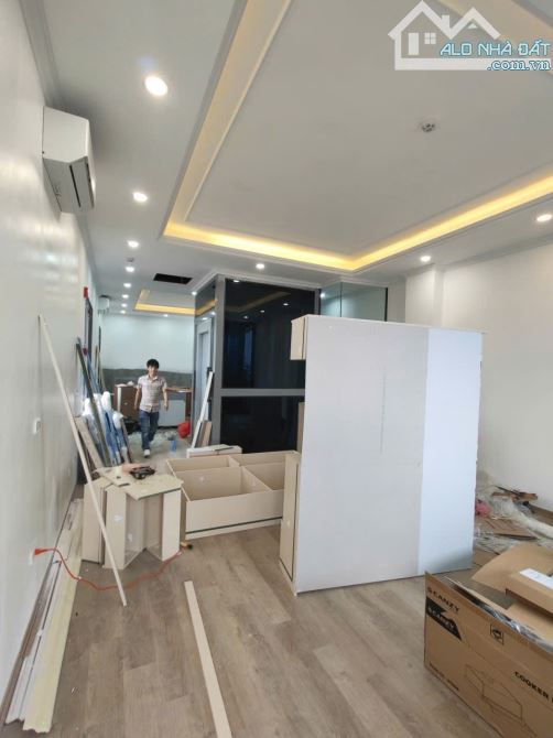 Lô góc - Phân lô - Ô tô tránh - Hơn 28 tỷ - 70m - 6 tầng thang máy, mặt tiền 5m