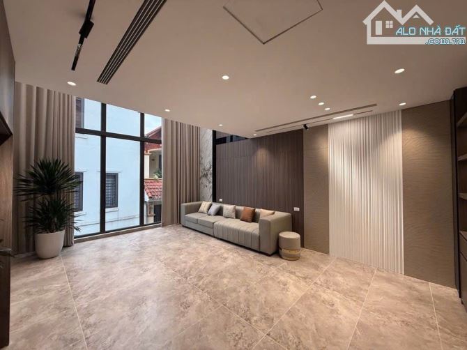 BÁN NHÀ BA ĐÌNH DT 55 M 7 TẦNG THANG MÁY FULL NỘI THẤT GARA OTO VỊ TRÍ SIÊU HIẾM