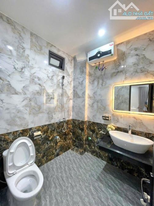 Giảm chào 300tr, Phan kế Bính, Đội Cấn, Ba Đình 37m 5 tầng, mt 5,7m, giá 10,4 tỷ