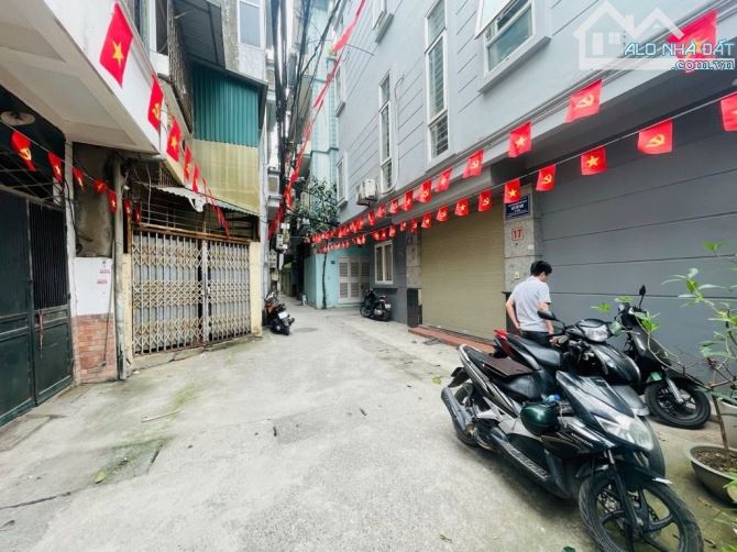 BÁN NHÀ - VẠN PHÚC - BA ĐÌNH - 30/32M - 4 TẦNG - MẶT TIỀN 3.5M - 10.5 TỶ SỔ ĐỎ VUÔNG ĐẸP