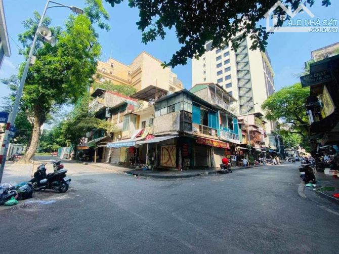 LÔ GÓC MP NGUYỄN KHẮC CẦN – DT 1.110M² – 2 TẦNG – MT 32M – GIÁ 930 TỶ – ĐẤT VÀNG LÕI HK