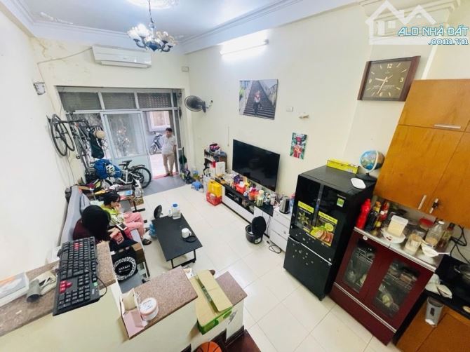 BÁN NHÀ - VẠN PHÚC - BA ĐÌNH - 30/32M - 4 TẦNG - MẶT TIỀN 3.5M - 10.5 TỶ SỔ ĐỎ VUÔNG ĐẸP