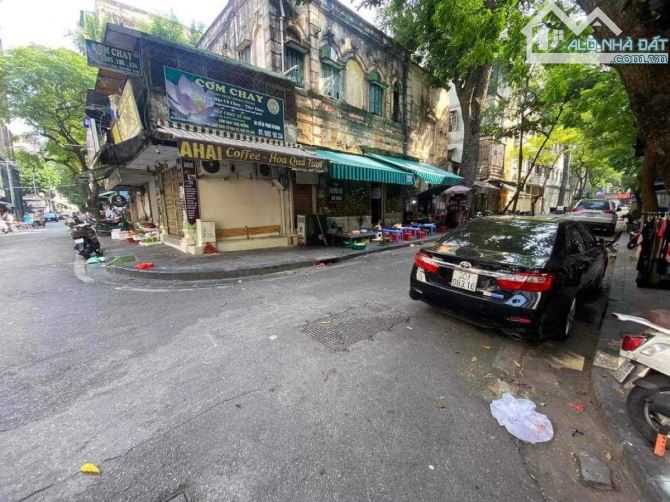 LÔ GÓC MP NGUYỄN KHẮC CẦN – DT 1.110M² – 2 TẦNG – MT 32M – GIÁ 930 TỶ – ĐẤT VÀNG LÕI HK