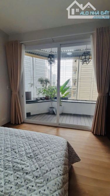 Bán tập thể Giảng Võ, Ba Đình. DT 76m2, căn góc. 2pn, 1wc. Sổ đỏ 76m2. Giá 7.x tỷ.