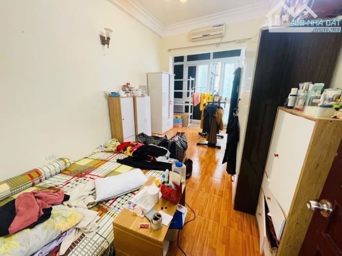 BÁN NHÀ - VẠN PHÚC - BA ĐÌNH - 30/32M - 4 TẦNG - MẶT TIỀN 3.5M - 10.5 TỶ SỔ ĐỎ VUÔNG ĐẸP