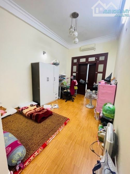 BÁN NHÀ - VẠN PHÚC - BA ĐÌNH - 30/32M - 4 TẦNG - MẶT TIỀN 3.5M - 10.5 TỶ SỔ ĐỎ VUÔNG ĐẸP