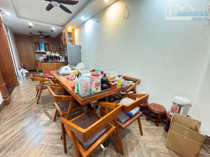 NHÀ VẠN PHÚC - BA ĐÌNH - 60M - 5 TẦNG - MẶT TIỀN 6 M -19.3 TỶ SỔ ĐỎ CHÍNH CHỦ ĐẸP