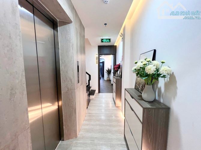 Chính Chủ Giảm 1,5 tỷ Bán Gấp Nhà Thang máy, Ngõ rộng, cho thuê 50tr/tháng, gần ô tô