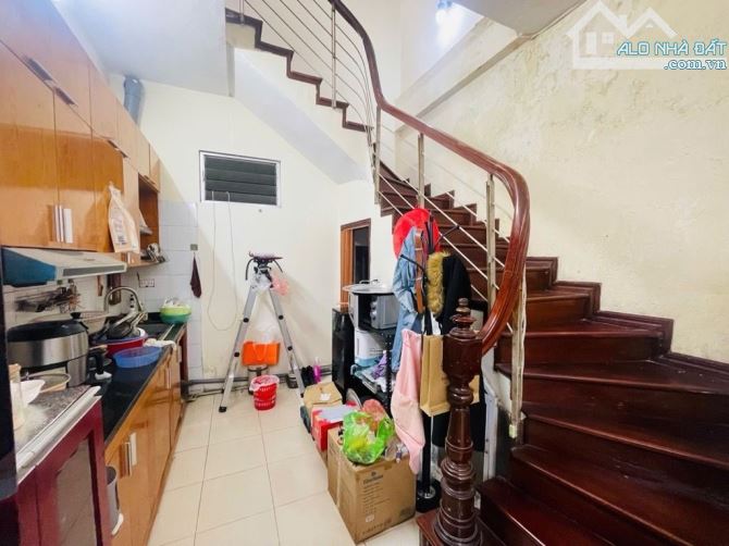 BÁN NHÀ - VẠN PHÚC - BA ĐÌNH - 30/32M - 4 TẦNG - MẶT TIỀN 3.5M - 10.5 TỶ SỔ ĐỎ VUÔNG ĐẸP