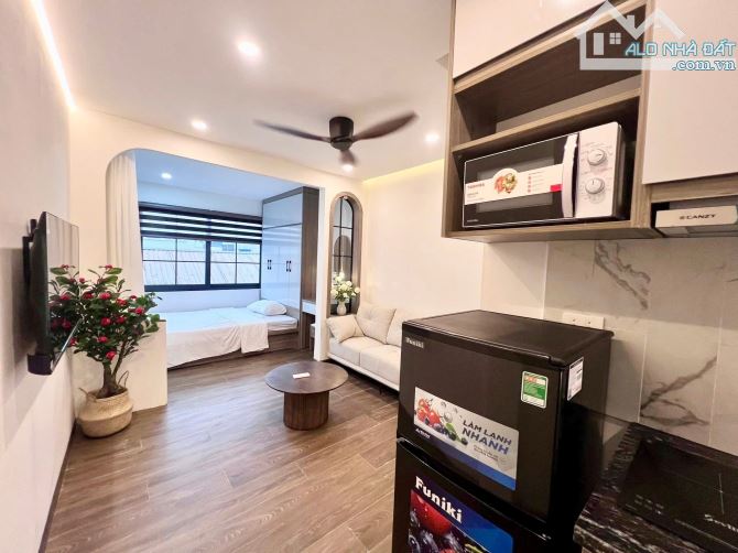 Chính Chủ Giảm 1,5 tỷ Bán Gấp Nhà Thang máy, Ngõ rộng, cho thuê 50tr/tháng, gần ô tô