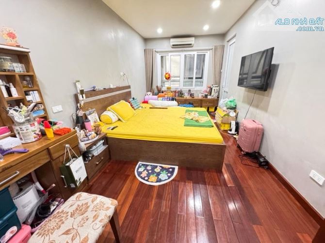 NHÀ VẠN PHÚC - BA ĐÌNH - 60M - 5 TẦNG - MẶT TIỀN 6 M -19.3 TỶ SỔ ĐỎ CHÍNH CHỦ ĐẸP