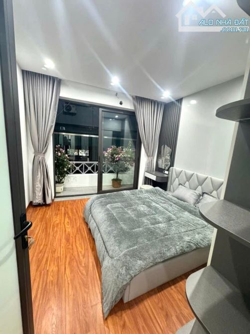 PHÂN LÔ KINH DOANH Ô TÔ VÀO NHÀ - GẦN VĐ1 - 40/45M2 - 5 TẦNG - MT 4M - CHỈ 20 TỶ 900TR