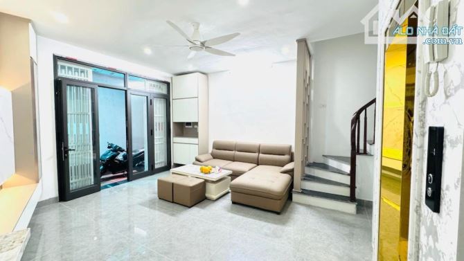 13.6 TỶ | 41M² | MT 3.94M | 5 TẦNG MỚI THANG MÁY | TRẦN KHÁT CHÂN – LÒ ĐÚC |