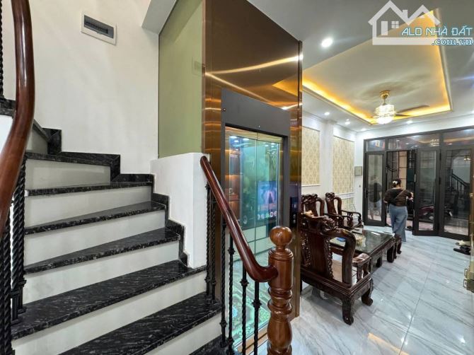 Bán nhà Xuân Diệu, diện tích 40m2, 5 tầng, thang máy, ngõ Ba Gác, giá 14.6 tỷ