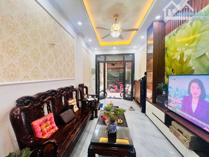 Bán nhà Xuân Diệu, diện tích 40m2, 5 tầng, thang máy, ngõ Ba Gác, giá 14.6 tỷ