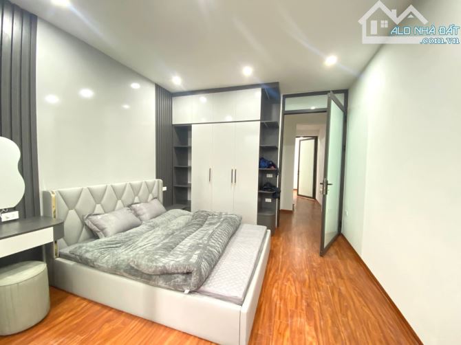 PHÂN LÔ KINH DOANH Ô TÔ VÀO NHÀ - GẦN VĐ1 - 40/45M2 - 5 TẦNG - MT 4M - CHỈ 20 TỶ 900TR