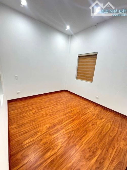 PHÂN LÔ KINH DOANH Ô TÔ VÀO NHÀ - GẦN VĐ1 - 40/45M2 - 5 TẦNG - MT 4M - CHỈ 20 TỶ 900TR