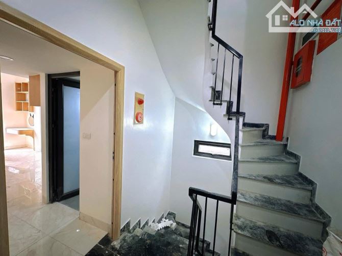 Hoàng Đạo Thành Thanh Xuân. Diện tích 74m2, 8Tầng, Mặt tiền 6.5m, giá 27.9 tỷ