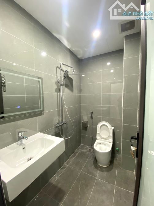 PHÂN LÔ KINH DOANH Ô TÔ VÀO NHÀ - GẦN VĐ1 - 40/45M2 - 5 TẦNG - MT 4M - CHỈ 20 TỶ 900TR