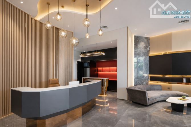 Bán tòa nhà 10 tầng, phố Lạc Long Quân Tây Hồ 758m2, mặt tiền 20m, Wiu Hồ Tây