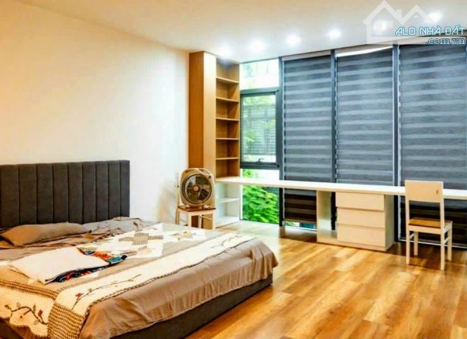 Lô góc phố Quán Thánh, Ba Đình cổ xịn, gần hồ Trúc Bạch, vào ở ngay